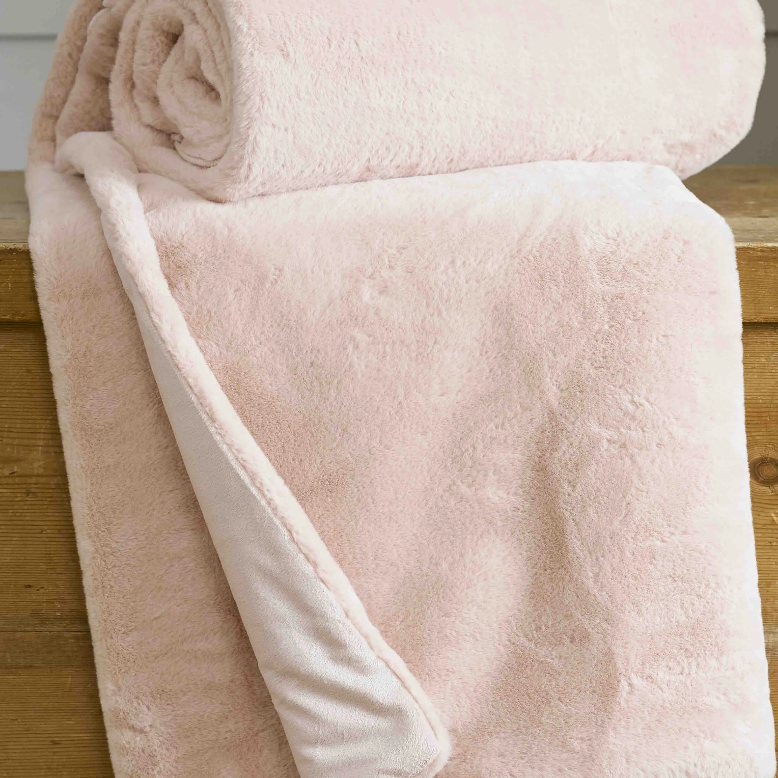 Aspen Faux Fur Quilted Throw  - Blush