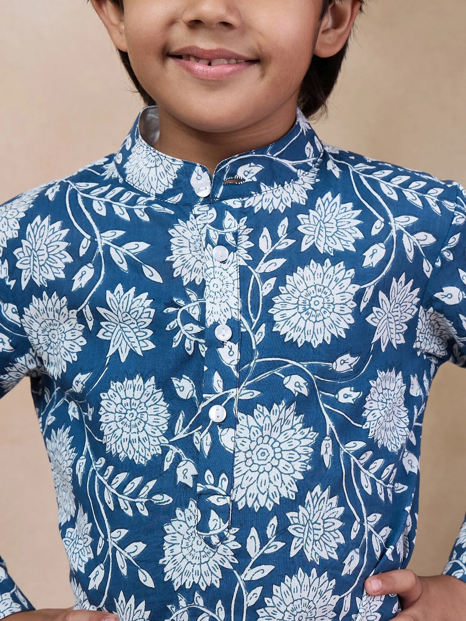 Boys Mandarin Collar Ethnic Motifs Printed Regular Kurta With Salwar