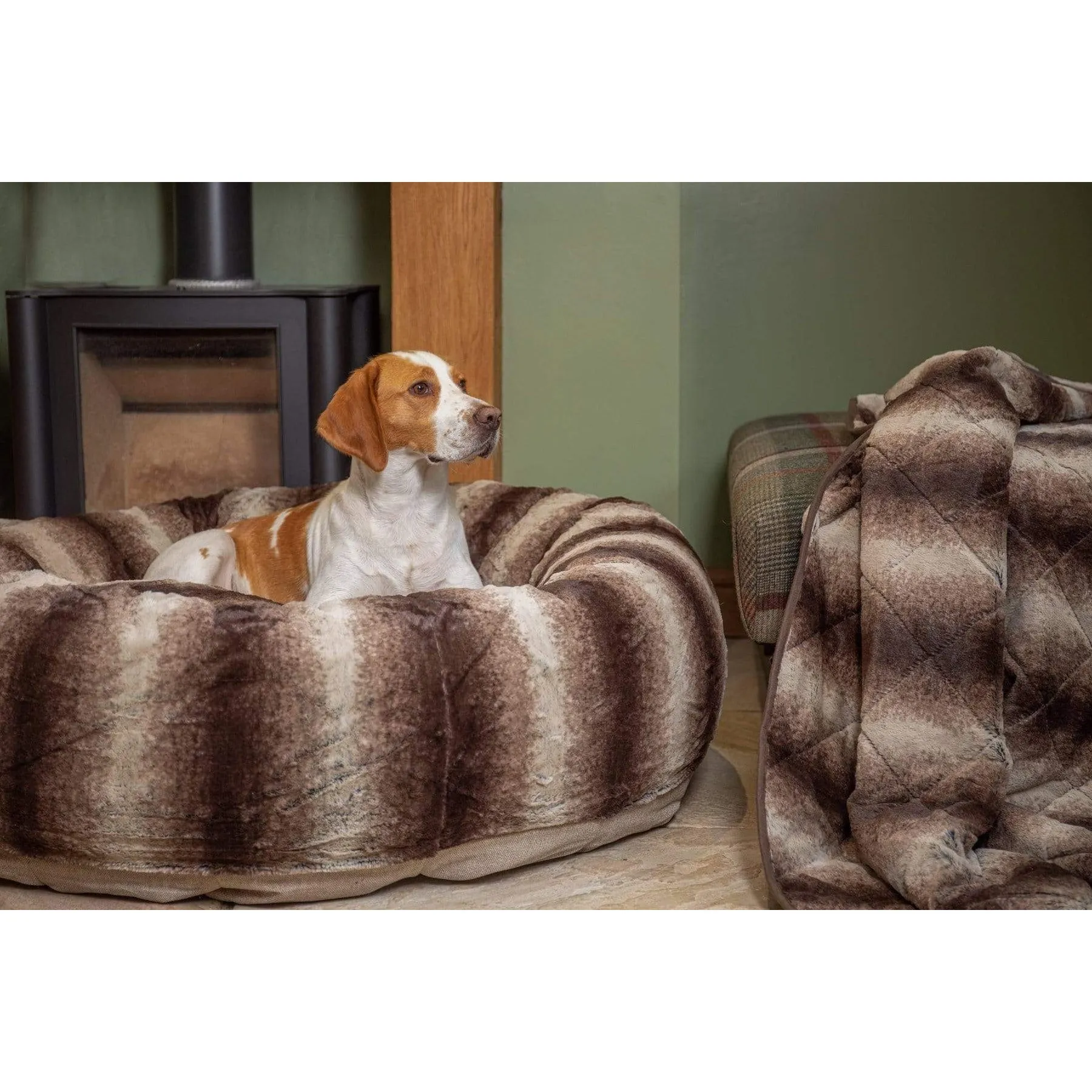 Collared Creatures - Luxury Faux-Fur Brown Dog Blanket - Sofa Throw