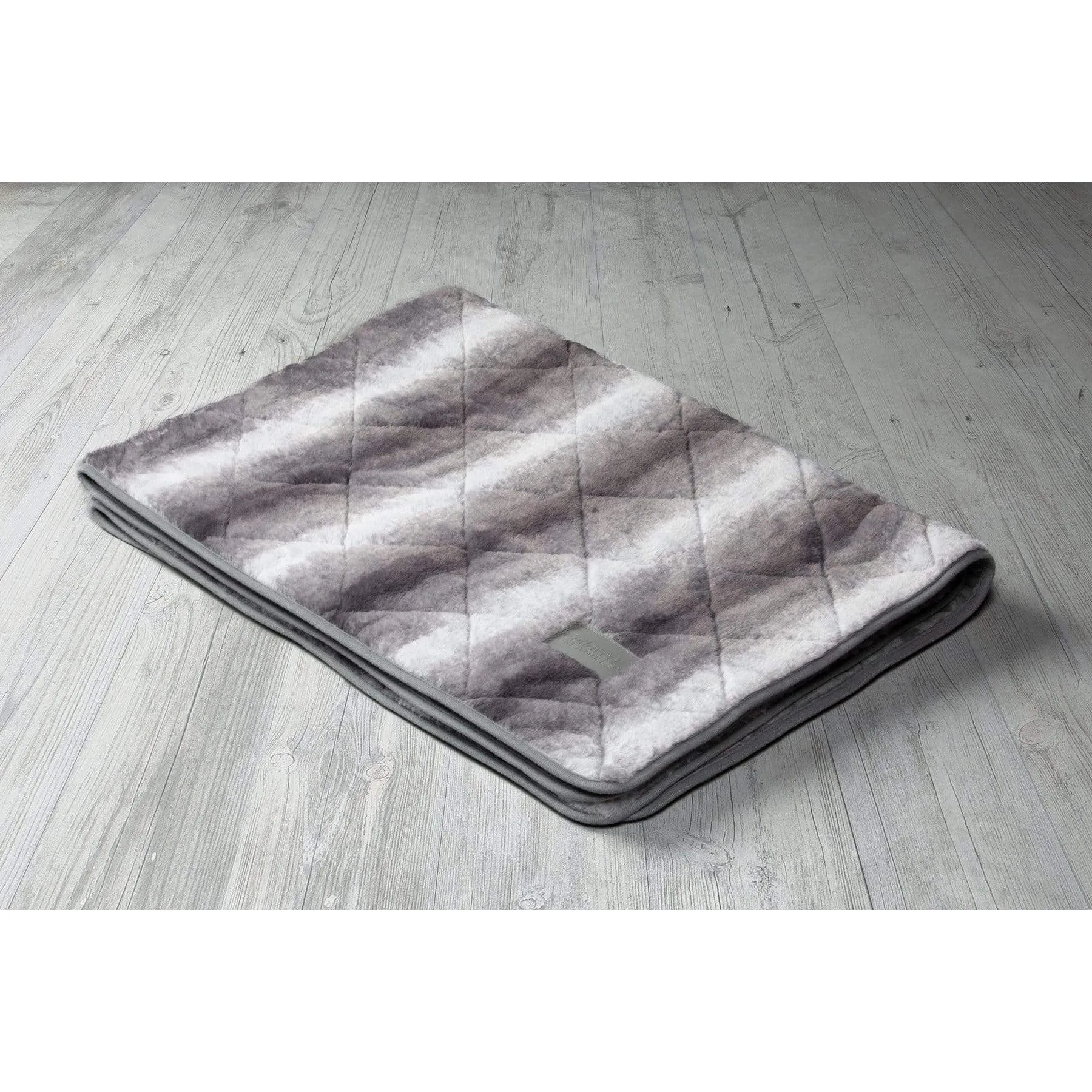 Collared Creatures - Luxury Faux-Fur Grey Dog Blanket - Sofa Throw