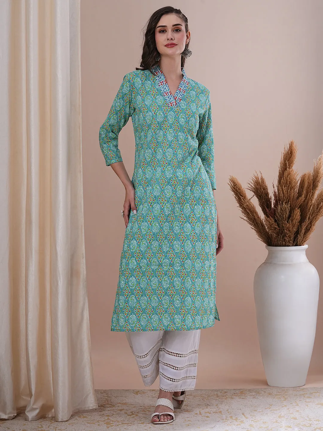 Ethnic Floral Printed & Sequin Embroidered Straight Fit Kurta - Green