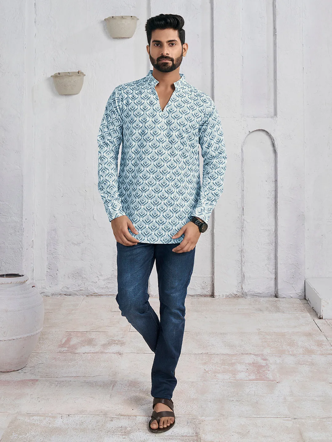 Ethnic Motifs Embroidered Chikankari Mandarin Collar Pure Cotton Straight Kurta