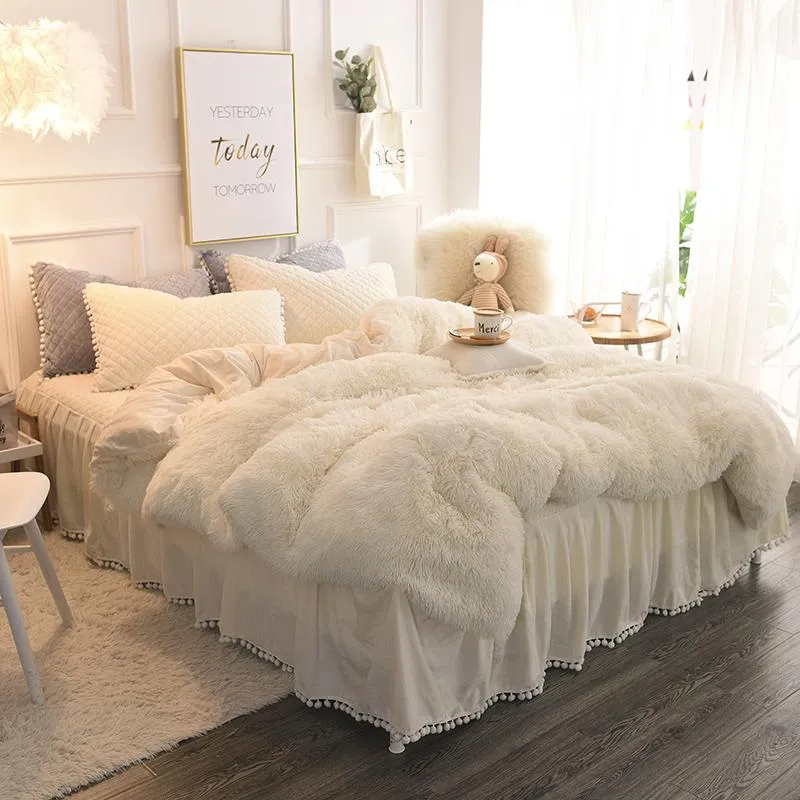 Famvotar Chic Faux Fur Shaggy Bedding Set Full 4 Pcs Set ( 1 Comforter Cover 1 Ruffle Quilted Bedskirt  2 Pillow Shams) Velvet