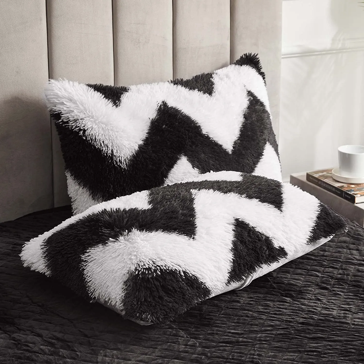 The Softy Black Zig Zag Bed Set