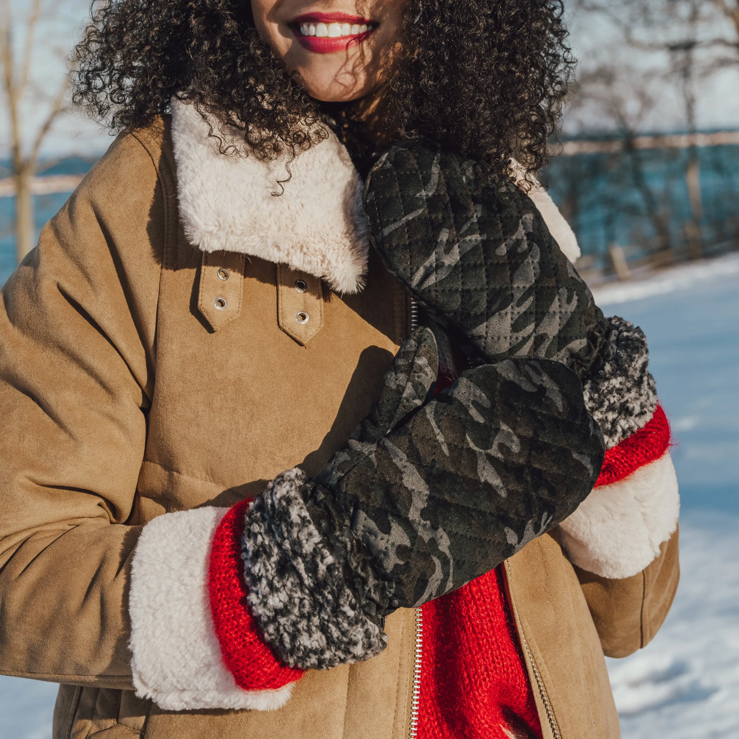 Women's Quilted Frosed Sherpa Mittens